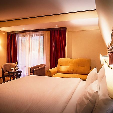 Perla Hotel Slănic-Moldova Екстериор снимка