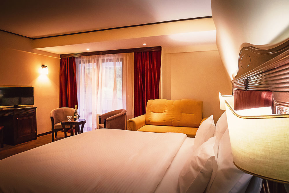 Perla Hotel Slănic-Moldova Екстериор снимка